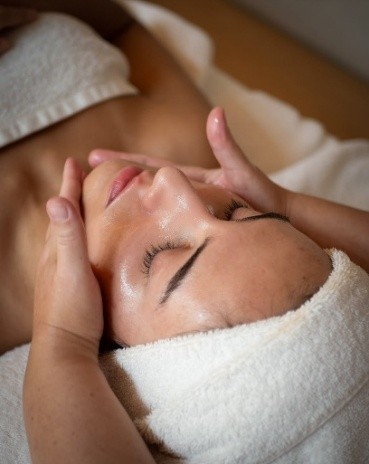 FACIAL BRIGHTENING / ACNE